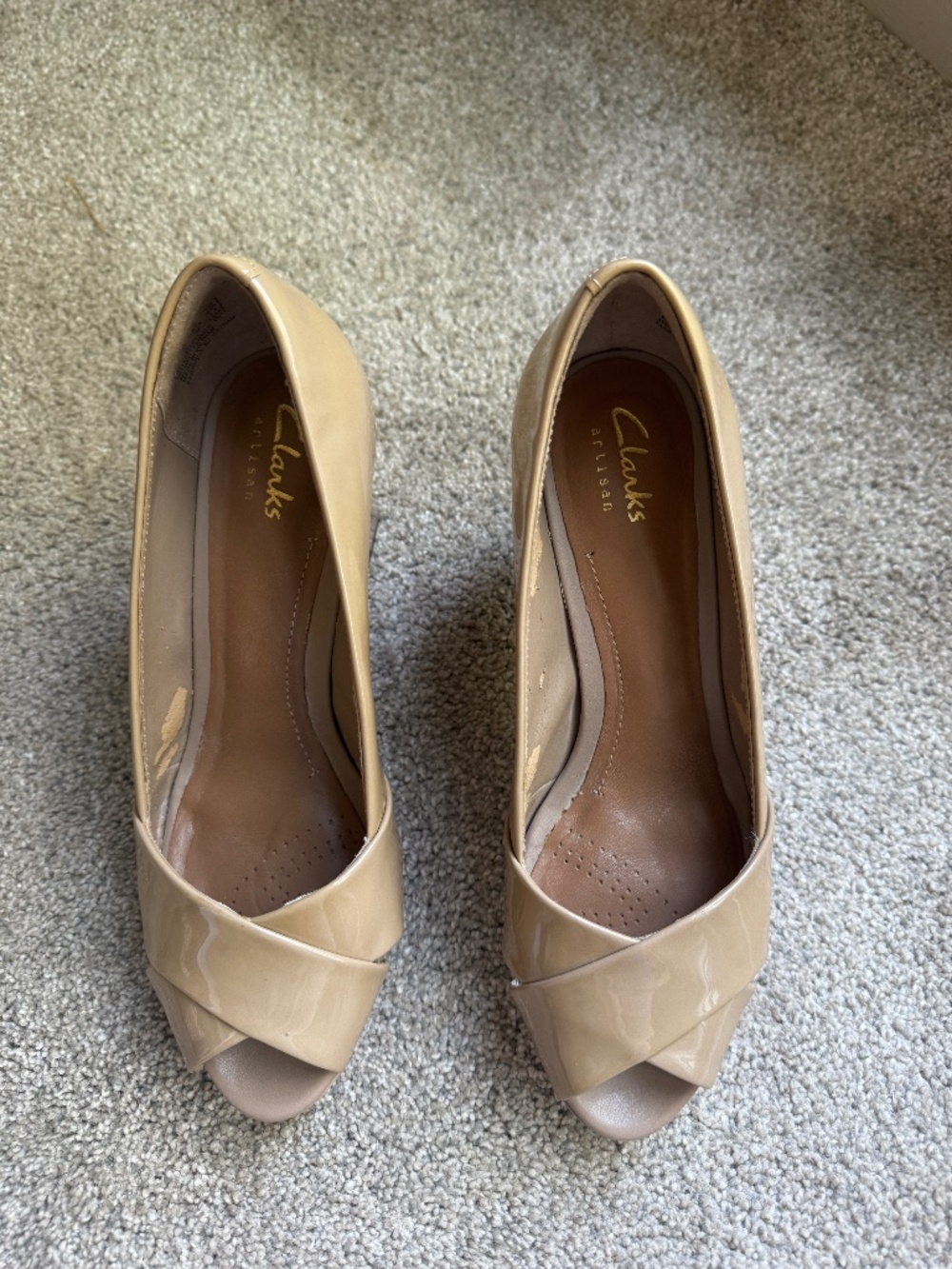 Clarks Artisan Jenness Cloud Sand Patent Leather Heels 7M